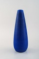Per Linnemann-Schmidt for Palshus b. Copenhagen 1912, d. 1999. Vase in glazed 
ceramics. Beautiful glaze in deep blue shades. 1960