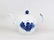 Tea Pot, nr.: 8244, in Blue Flower by Royal Copenhagen.
5000m2 showroom.