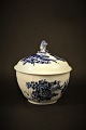 Royal Copenhagen Blue Flower Curved sugar bowl with lid.
H:13cm. Dia.:12cm.
RC# 10/1679.