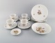 Bjørn Wiinblad for Rosenthal. Romanze coffee service for four people in white 
porcelain with gold decoration. 1980s.
