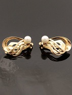 8 karat guld øreclips 1,8 x 1,3 cm. med ægte perle