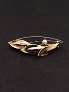 8 karat guld broche 4,5 cm. med ægte perle
