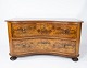 Chest of drawers of hand polished mahogany, in great antique condition from the 
1920s. 
5000m2 showroom.