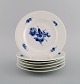 Seks Royal Copenhagen Blå blomst flettet tallerkener. Modelnummer 10/8094. 
1940