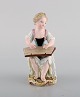 Antik Meissen figur i håndmalet porcelæn. Pige. Sent 1800-tallet. 
