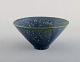 Arne Bang (1901-1983), Danmark. Skål i glaseret keramik. Modelnummer 146. Smuk 
spættet glasur i blå og grå nuancer. 1940/50