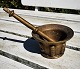 Antique bronze mortar and pestle - Spain - 17th century. Face / mask 
decorations. 7½ cm high. bottom diameter 8 cm and top diameter 13½ cm. Pestle 22 
cm long  
