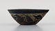 European studio ceramicist. Unique bowl in glazed stoneware decorated with 
birds. Late 20th century.

