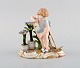 Antik Meissen figur i håndmalet porcelæn. Gartner dreng med spade. Sent 
1800-tallet.
