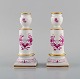 A pair of antique Meissen Pink Indian candlesticks in hand-painted porcelain. 
Early 20th century.
