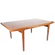 Spisebord i teak designet af Johannes Andersen og fremstillet af Silkeborg 
Møbelfabrik i  1960erne. 
5000m2 udstilling.
