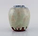 Pieter Groeneveldt (1889-1982), hollandsk keramiker. Unika vase i glaseret 
keramik. Smuk løbeglasur. Midt 1900-tallet.
