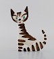 Dorothy Clough for Gefle. Rare cat in hand-painted glazed porcelain. Mid-20th 
century.
