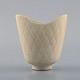 Gunnar Nylund for Rörstrand. Vase in glazed ceramics. Beautiful eggshell glaze. 
Mid-20th century.
