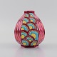 Longwy, Frankrig. Art deco vase i glaseret stentøj med håndmalet mønstret 
dekoration. Smuk glasur i lyserøde nuancer. 1920/30