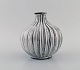 Svend Hammershøi for Kähler, HAK. Onion-shaped vase in glazed stoneware. 
Beautiful gray-black double glaze. 1930s / 40s.
