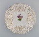 Antik Meissen porcelænsskål med håndmalede blomster og gulddekoration. Tidligt 
1900-tallet.
