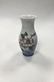 Royal Copenhagen Art Nouveau vase med blomster no 2630/2289