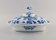 Antique Stadt Meissen Blue Onion lidded tureen in hand-painted porcelain. Early 
20th century.
