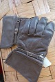 Gloves made of leather for the riding on the motor 
cycle