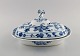 Antique Stadt Meissen Blue Onion lidded tureen in hand-painted porcelain. Early 
20th century.
ed tureen in hand-painted porcelain. Early 20th century.
