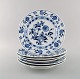 Six antique Meissen Blue Onion dinner plates in hand-painted porcelain. Early 
20th century.
