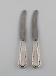 To tidlige Georg Jensen Perle frugtknive i sølv (830) og rustfrit stål. Dateret 
1915-1930.
