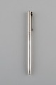 Tiffany & Company, New York. Pen in sterling silver. Mid-20th century.
