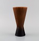 Carl Harry Stålhane (1920-1990) for Rörstrand. Vase i glaseret keramik. Smuk 
glasur i brune nuancer. Midt 1900-tallet.
