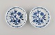 To små Meissen Løgmønstret fade / skåle i håndmalet porcelæn. Ca. 1900.
