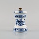 Rare Meissen Blue Onion pepper mill in hand-painted porcelain. Approx. 1900.
