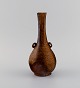 Takahara Satoshi &#39640;&#21407; &#25935; (1934-2011), japan. Unique Bizen 
stoneware vase with handles at the side. 1980s / 90s.
