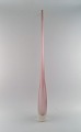 Colossal Murano vase in pink and frosted mouth blown art glass. Limited edition 
1/400. Italian design, late 20th century.
