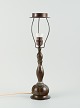 Just Andersen (1884-1943). Bordlampe af patineret diskometal.