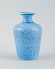 Gunnar Nylund for Rörstrand. Granola vase i glaseret keramik. Smuk glasur i blå 
nuancer.