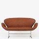 Roxy Klassik 
presents: 
Arne 
Jacobsen / 
Fritz Hansen
AJ 3321 - 
Reupholstered 
'Swan sofa' in 
'Elegance' 
aniline ...