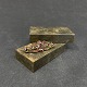Harsted Antik 
presents: 
Oval 
brooch with 
garnets