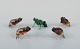 Murano, Italien. En samling på fem miniature glasfigurer af frøer i farvet 
kunstglas.