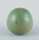 Preben Brandt Larsen, dansk keramiker. Unika keramikvase med glasur i grønne 
nuancer. Æggeformet.