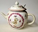 Pegasus – Kunst 
- Antik - 
Design 
presents: 
Danish 
East Indian 
porcelain 
teapot, 18th 
century China.