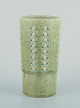 Per Lindemann-Schmidt for Palshus.
Stor keramikvase med glasur i grønne og blå toner.