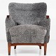 Roxy Klassik 
presents: 
Danish 
Cabinetmaker
Lounge chair 
in new 
Gotlandic 
lambskin with 
armrests and 
frame in ...