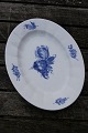 Blå Blomst Kantet porcelæn, små ovale 
serveringsfade 25cm, nr. 8605
