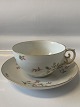 Antik Huset 
presents: 
Berberis 
Large Teacup 
with Saucer