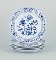 L'Art presents: 
Kahla, 
Germany.
A set of five 
lunch plates in 
porcelain.
