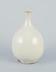 L'Art presents: 
Sven 
Hofverberg, 
Swedish 
ceramicist, own 
studio.
Unique ceramic 
vase.