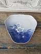 Karstens Antik 
presents: 
B&G 
Christmas rose 
triangular dish 
no. 40