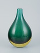 Murano, 
Italien.
Vase i grønt 
kunstglas. 
Buttet form.