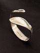 Middelfart 
Antik presents: 
GEORG 
JENSEN Hans 
Hansen des. 
Bent Gabrielsen 
bangle