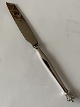 Antik Huset 
presents: 
Danish 
Crown DGS 
Sterling Silver 
Bread Knife / 
Citrus Knife
Length 22.5 cm